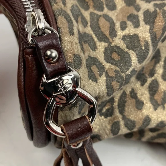 B Makowsky Leopard Print leather trim Fringe tassel Barrel bag Zip Crossbody - Picture 4 of 16